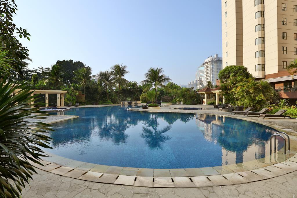 Aryaduta Suite Semanggi Jakarta Exterior foto