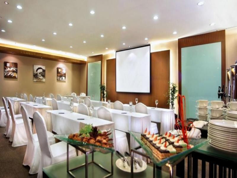 Aryaduta Suite Semanggi Jakarta Exterior foto