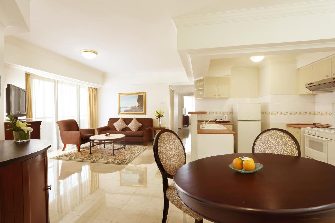 Aryaduta Suite Semanggi Jakarta Exterior foto